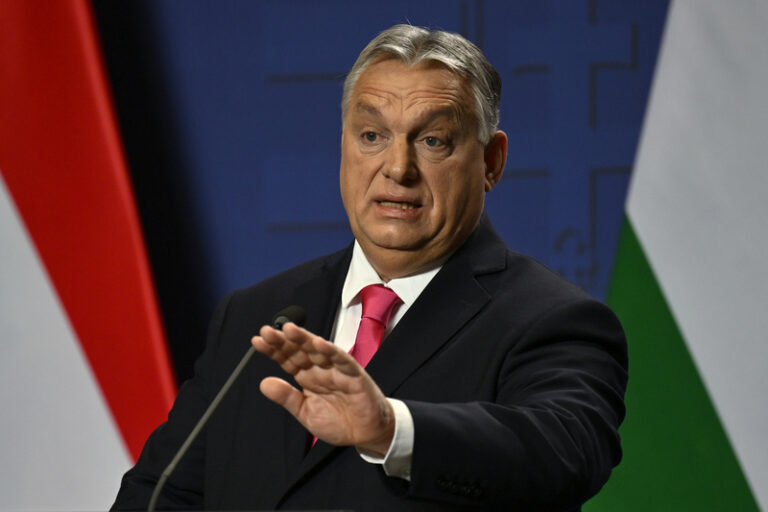 Migrační pakt EU je odsouzen k neúspěchu, prohlásil Orbán