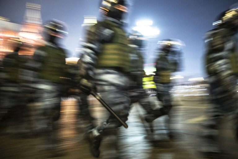 Stovky lidí se účastnily demonstrace v baškirské Ufě, policie zatýkala