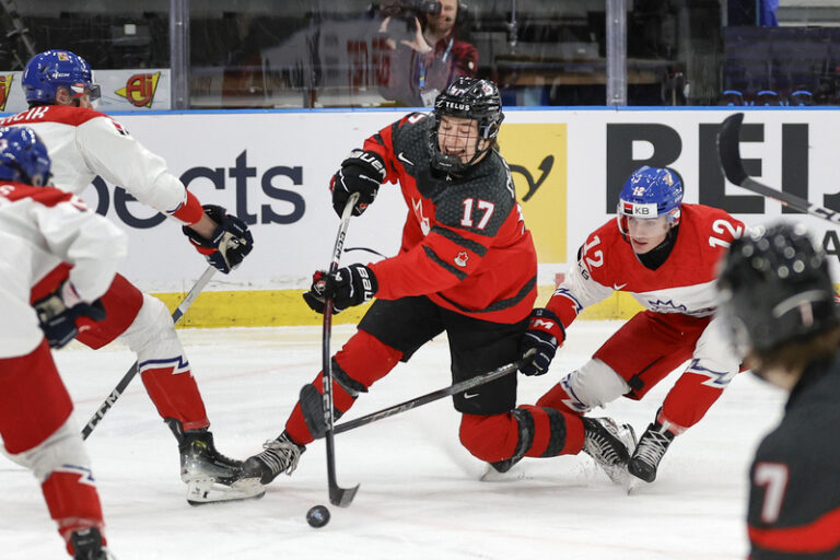 Hokejová dvacítka zdolala ve čtvrtfinále MS Kanadu 3:2, v závěru rozhodl Štancl