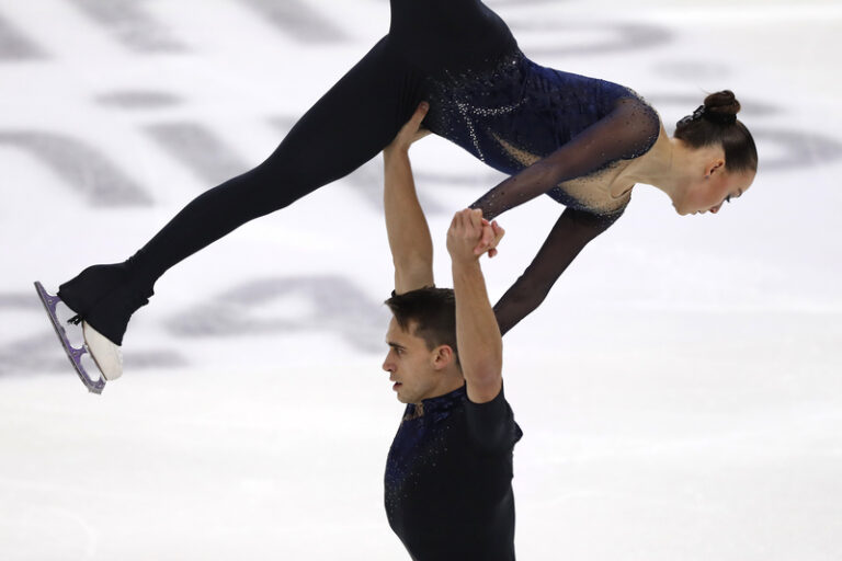 Kuciánová s Bidařem jsou na ME v krasobruslení po krátkém programu třináctí