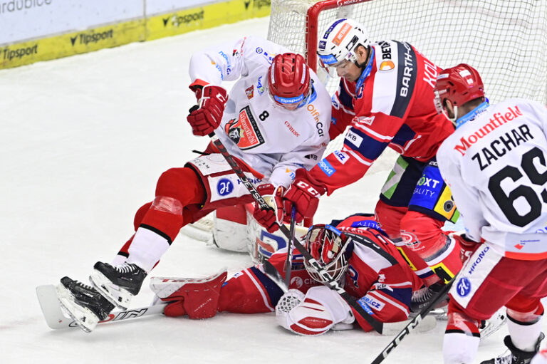 35. kolo ELH: Hokejisté Sparty dál vedou extraligu o bod před Pardubicemi