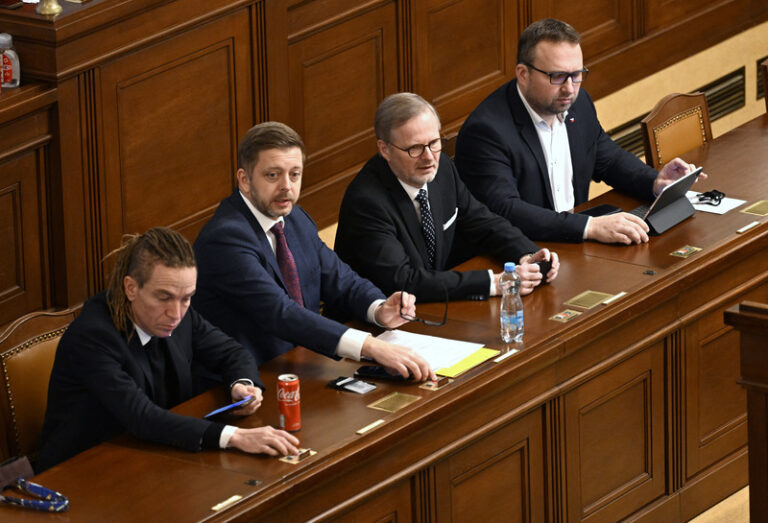 Úvodní projednávání volby poštou ukončí poslanci patrně ve čtvrtek