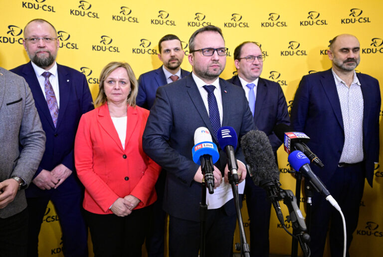 Celostátní konference lidovců podpořila Jurečku, sjezd bude na podzim