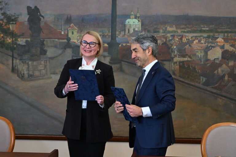 Nejdražší nákup armády ČR, stíhačky F-35 zpečetilo memorandum