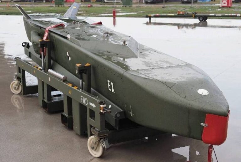 Ukrajina má právo zasáhnout vojenské cíle na území Ruské federace v reakci na ruskou agresi proti civilistům