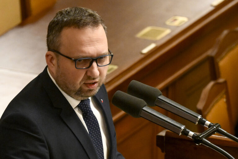 Pracujícím důchodcům by se podle Jurečky mohly odpustit odvody