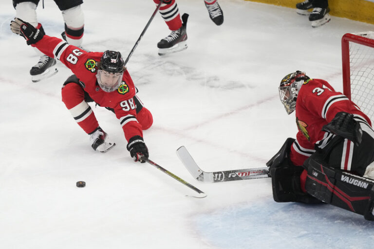 Palát přihrál v utkání pod širým nebem na dva góly, Mrázek chytil čtyřicet střel