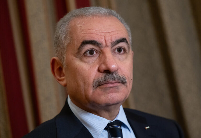 Palestinský premiér podal demisi, v úřadu zůstane do ustavení nové vlády