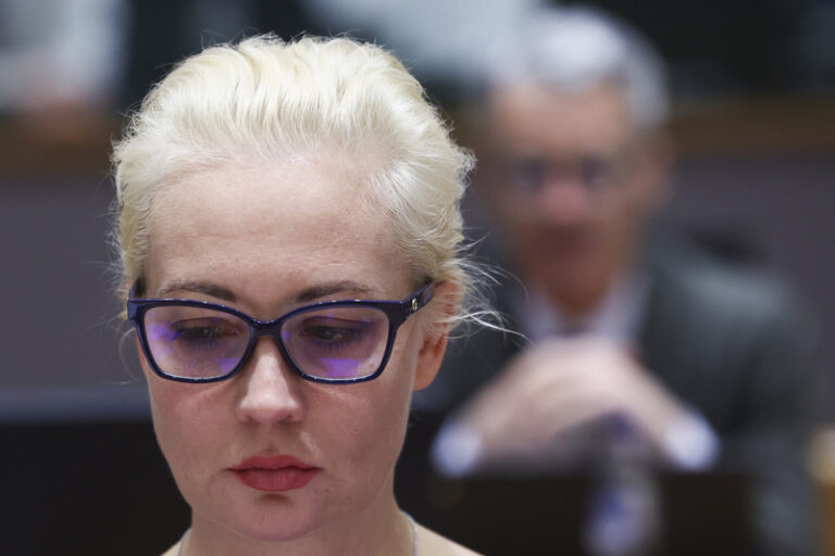 Sociální síť X nakrátko blokovala účet vdovy po Navalném Julije