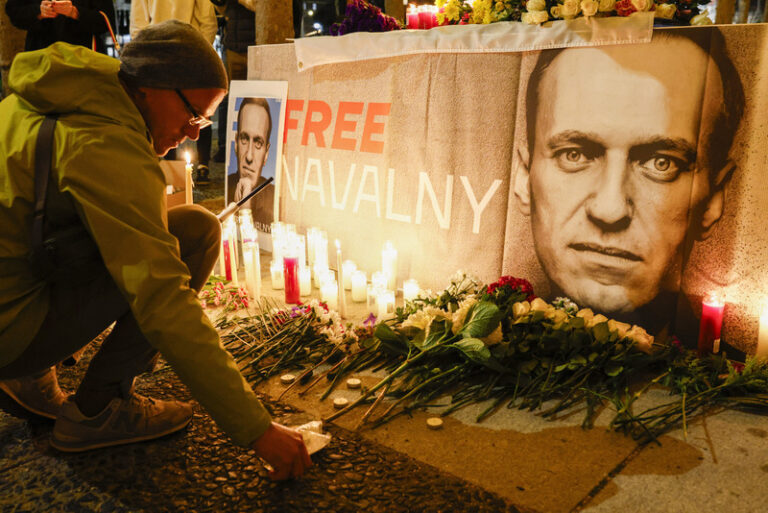 Spojené státy v reakci na úmrtí Navalného plánují balík sankcí proti Rusku