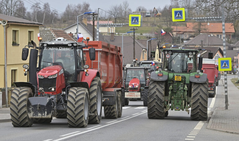 Fiala: Vláda problémy zemědělců řeší i v EU, například omezení byrokracie