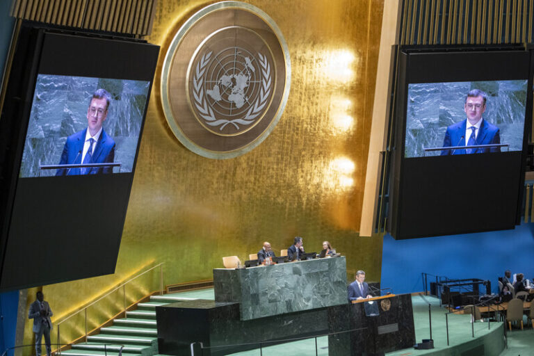 Guterres a více než 50 států vyzvali Rusko, aby ukončilo válku na Ukrajině