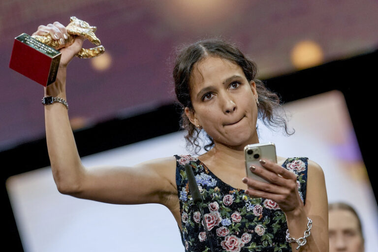 Nejlepším filmem Berlinale se stal dokument Dahomey režisérky Diopové