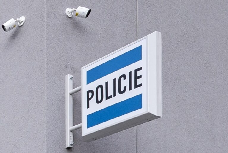 Plzeňská policie objasnila vraždu muže, jehož tělo se loni našlo v Berounce
