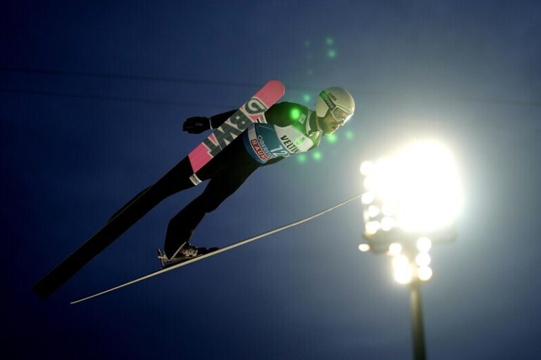 Koudelka vybojoval ve větrném závodě SP v Lahti 17. místo, vyhrál Hörl