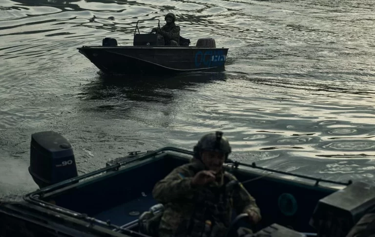 60 až 70 procent útočných skupin se nevrací. Rusové mají na levém břehu Dněpru obrovské ztráty