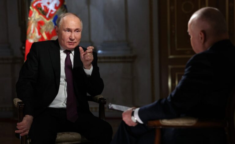 Putin pohrozil výrobou a rozmístěním raket krátkého a středního doletu