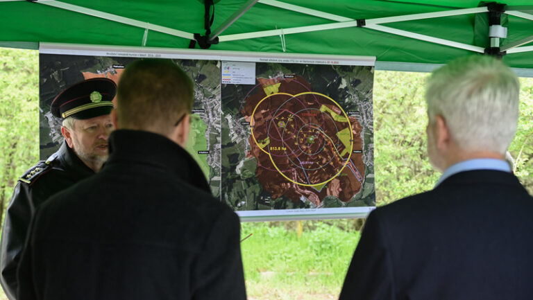 Prezident chce o situaci v areálu ve Vrběticích jednat s premiérem a ministry