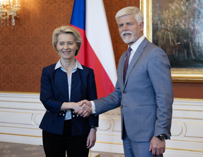 Prezident přijal von der Leyenovou, předtím jednala s českými politiky