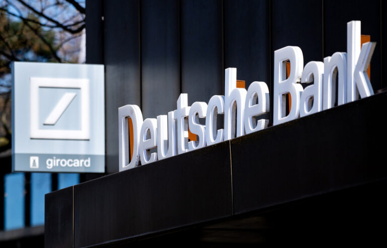 Ruský soud vedle banky UniCredit zabavil majetek i Deutsche Bank a Commerzbank