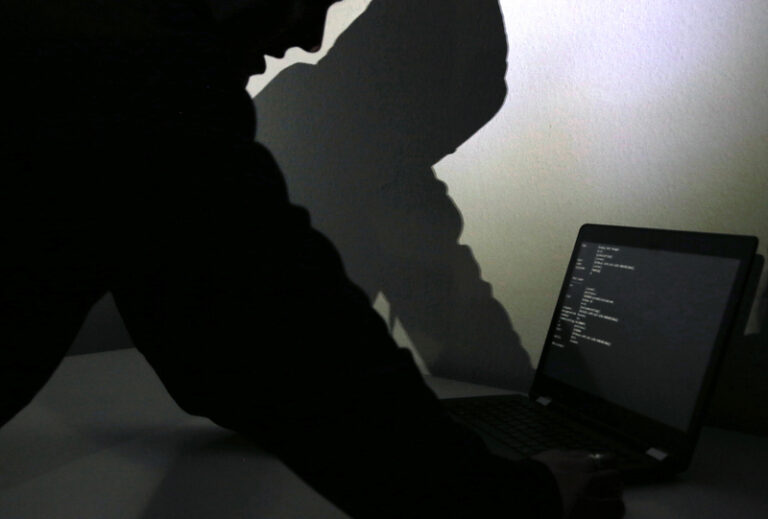 Polsko uvedlo, že se také stalo terčem ruských kybernetických útoků