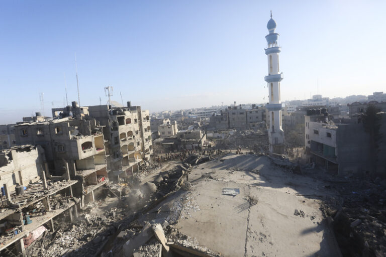 Izraelské nálety v Rafáhu si vyžádaly nejméně pět mrtvých, uvedla AFP