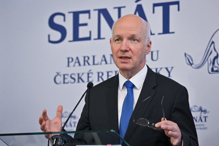 Senátní výbor: Ruské vlivové operace v EU ohrožují svobodné eurovolby