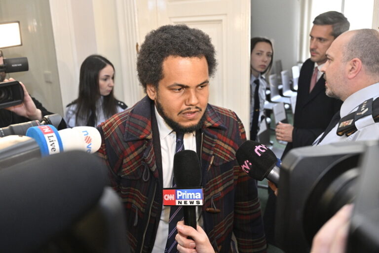 Exposlanec Feri nastoupil do vězení, podle tn.cz v Teplicích