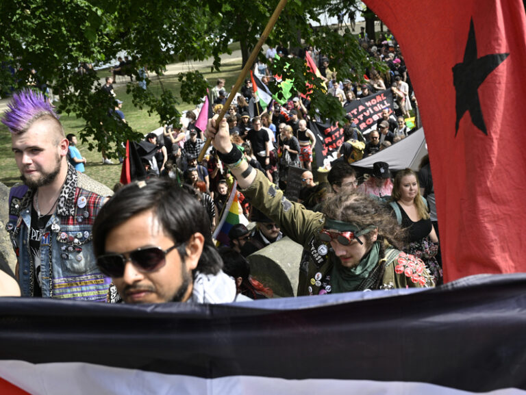 Prvomájové oslavy tradičně provázely politické mítinky, majálesy a průvody