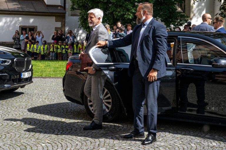 Pavel: Opatření jsou po atentátu na Fica zvýšená, nelze se ale nechat zastrašit