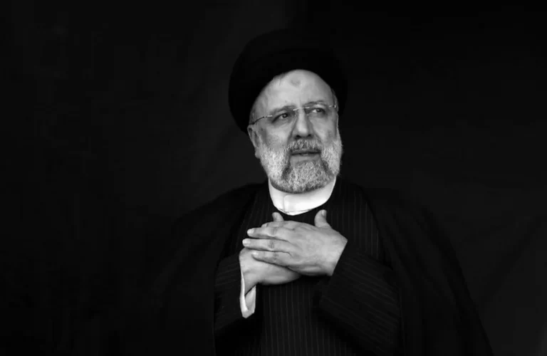 Při nehodě vrtulníku zemřel íránský prezident Raísí