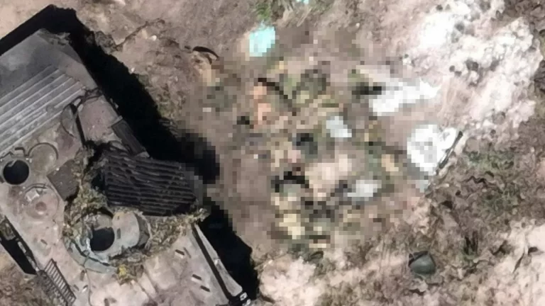 Krvavá ofenziva Rusů u Charkova se dramatizuje. Zaútočili i jinde