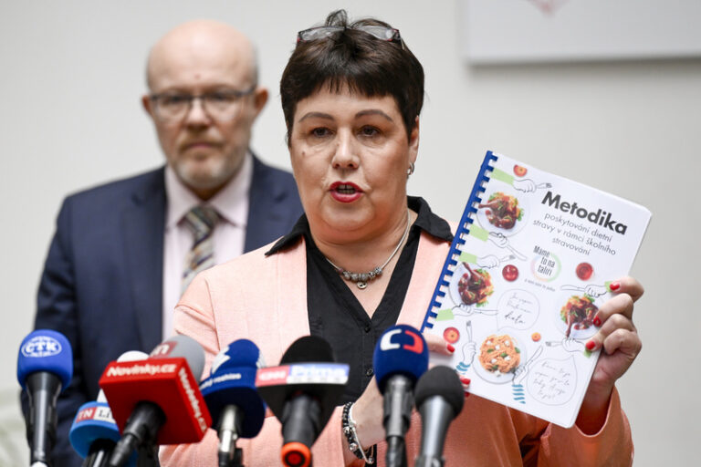 Vláda jmenovala hlavní hygieničkou ředitelku SZÚ Barboru Mackovou