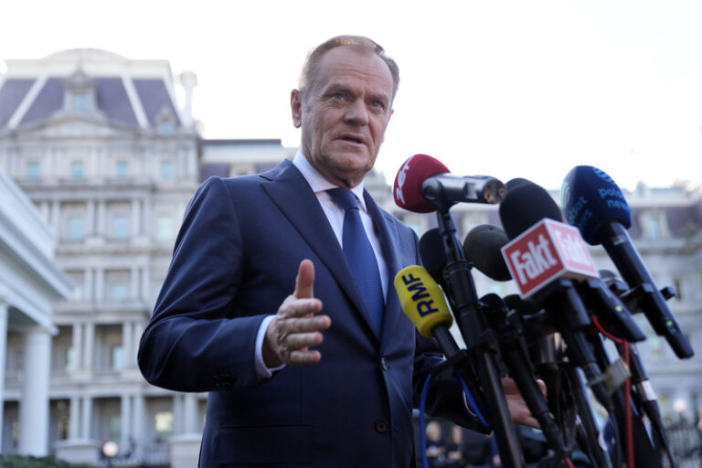 Tusk varoval, že nad Polskem i Evropou se stahují temné mraky