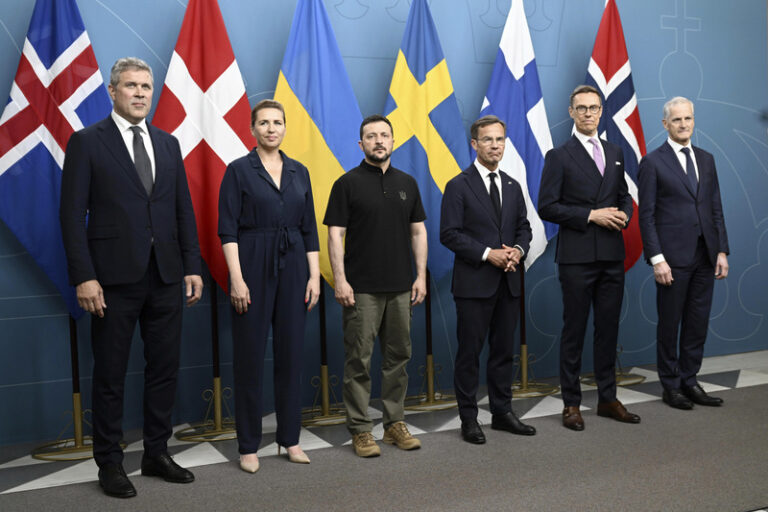 Zelenskyj přijel na summit se severskými lídry, podepsal bezpečnostní dohody