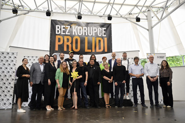 S podporou Pirátů bude v letošních senátních volbách kandidovat 11 lidí