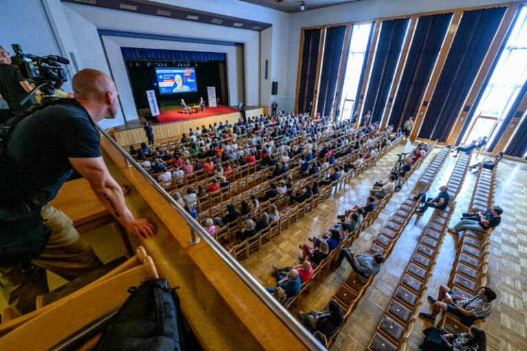 Pavel bude v Ústeckém kraji debatovat o transformaci