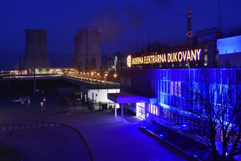 Vládu čeká rozhodnutí o jaderném tendru a rozvoji energetiky