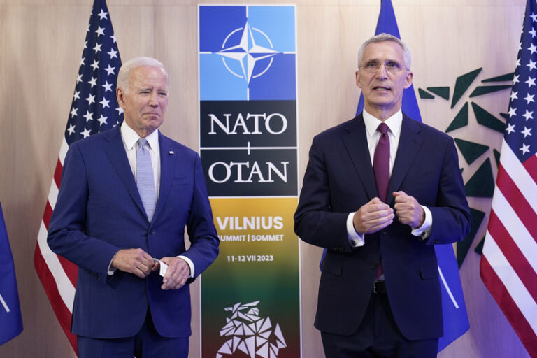 Biden v reakci na ruský útok přislíbil Kyjevu posílení protivzdušné obrany