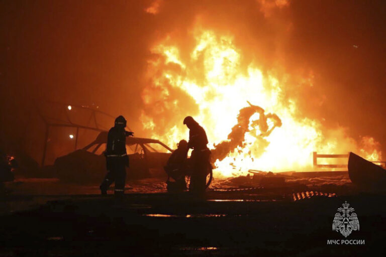 Ukrajinská média informují o požáru na základně na Krymu