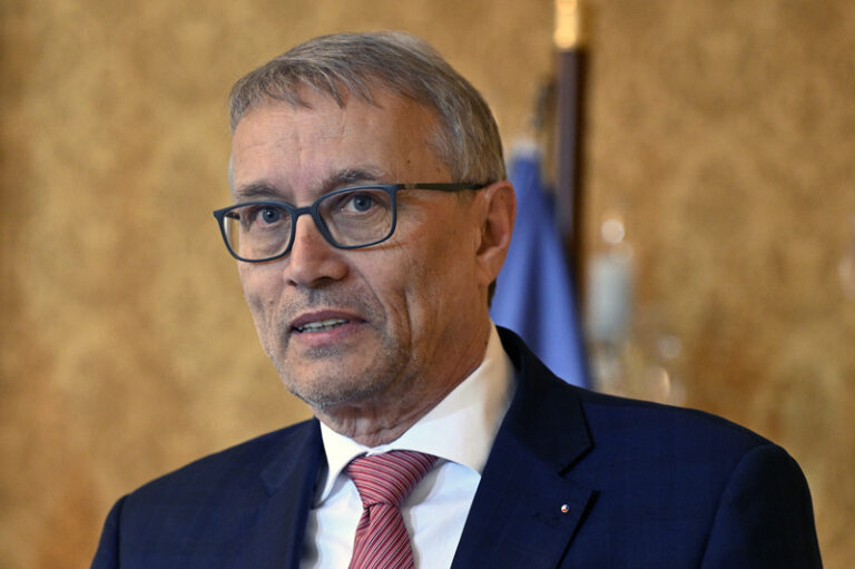 Takticky chytré by bylo zvážit žádost šéfky EK na nominace komisařů, míní Dvořák