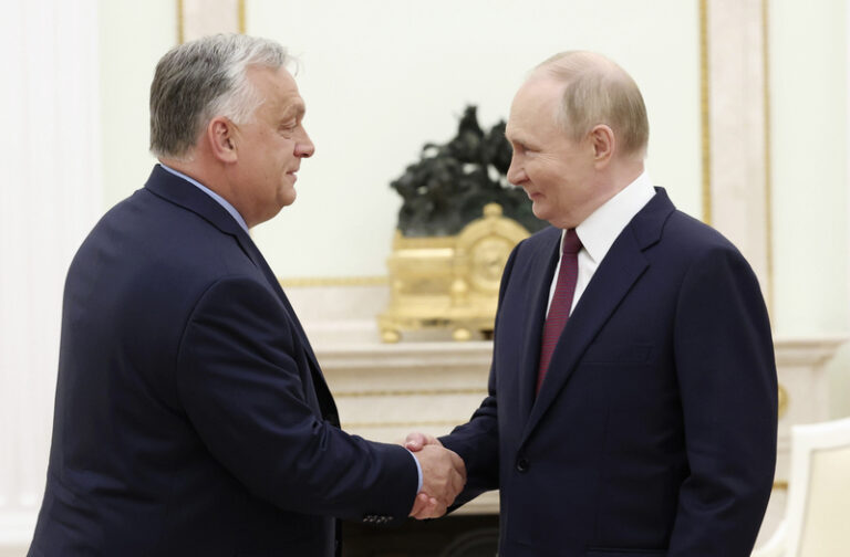 Putin: S Orbánem jsme probrali možnosti urovnání války na Ukrajině
