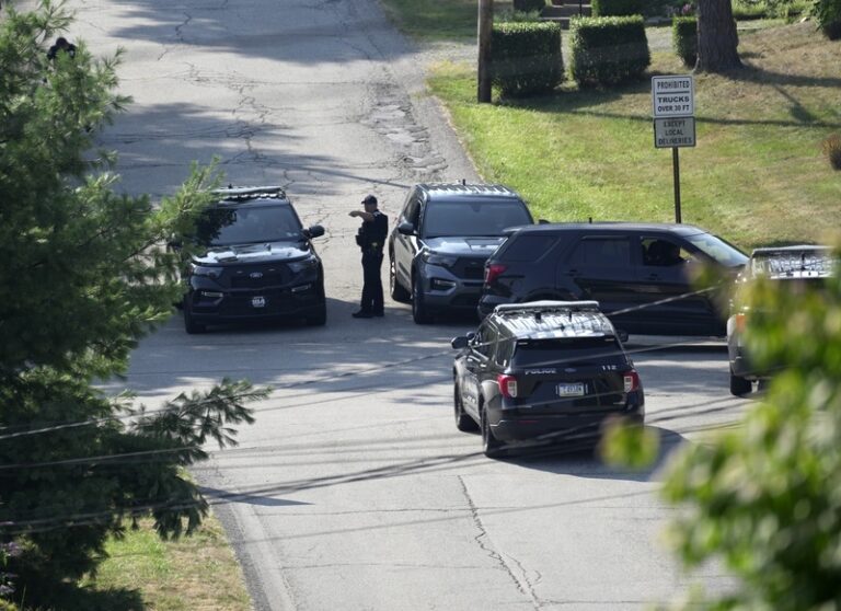 Vyšetřovatelé útoku na Trumpa našli v autě střelce výbušniny, informují média