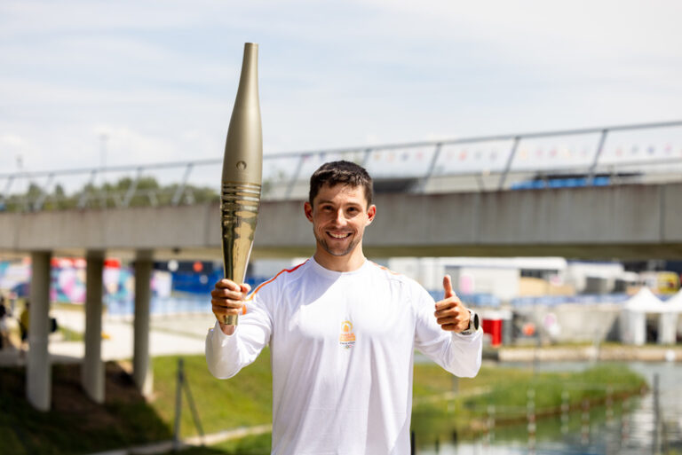 Kajakář Prskavec se v Paříží zapojil do štafety s olympijskou pochodní