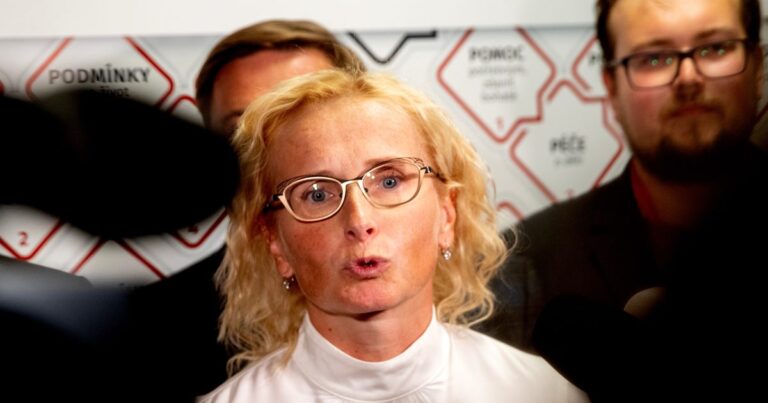 Kateřina Konečná a proruská propaganda: Jak 3. ročník OSHBr odhaluje vliv Ruska v Evropě