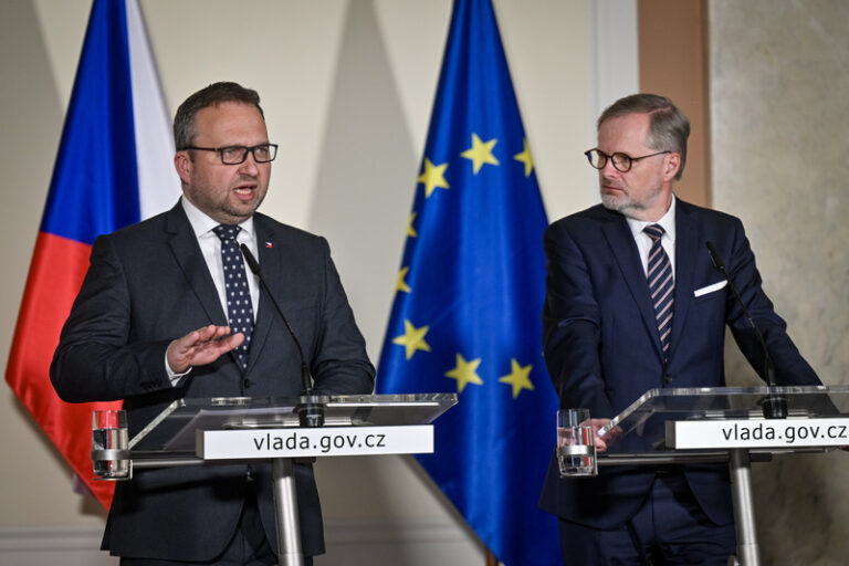 Vláda projedná novelu zákoníku práce s delší zkušební dobou a změnou výpovědí