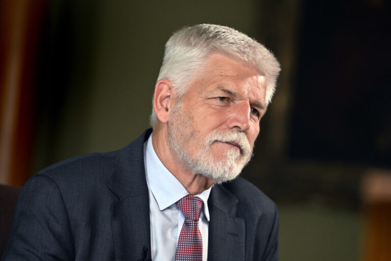 Pavel: Při zajištění bezpečnosti nelze vystačit s profesionálními armádami