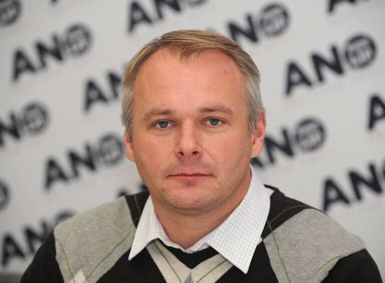 Vedení ANO bude hlasovat o vyloučení obviněného primátora Hrabáče