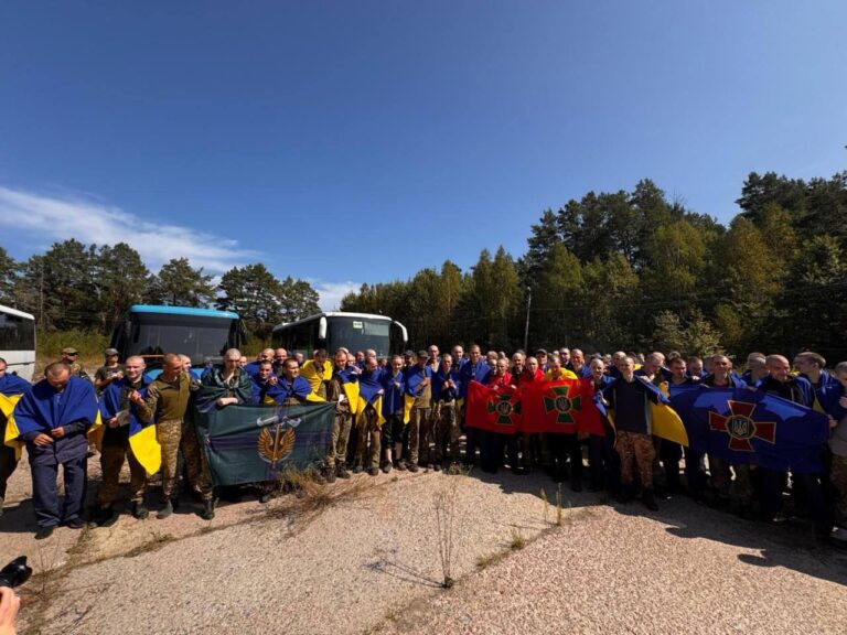 Strategické vítězství Ukrajiny: Výměna obránců Azovstalu za ruské brance