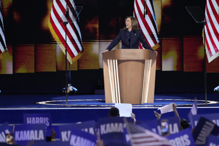 Harrisovou čekají po úterní debatě s Trumpem mítinky v klíčových státech